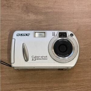 Sony Cybershot DSC-p32 Digital Camera - Zoom Does Not Work